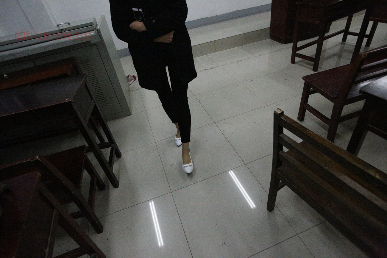 图片[101]-大西瓜爱牙膏-早期作品-Z4-3 短丝+裸足 (1) [187P] – 速更版-美库