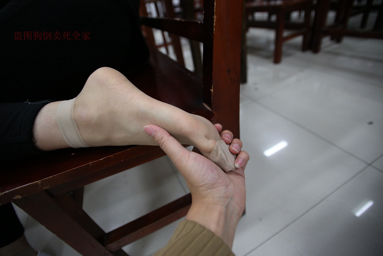 图片[110]-大西瓜爱牙膏-早期作品-Z4-3 短丝+裸足 (1) [187P] – 速更版-美库