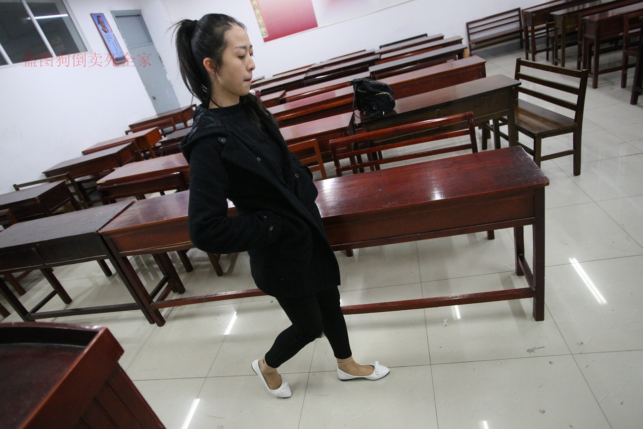 图片[128]-大西瓜爱牙膏-早期作品-Z4-3 短丝+裸足 (1) [187P] – 速更版-美库