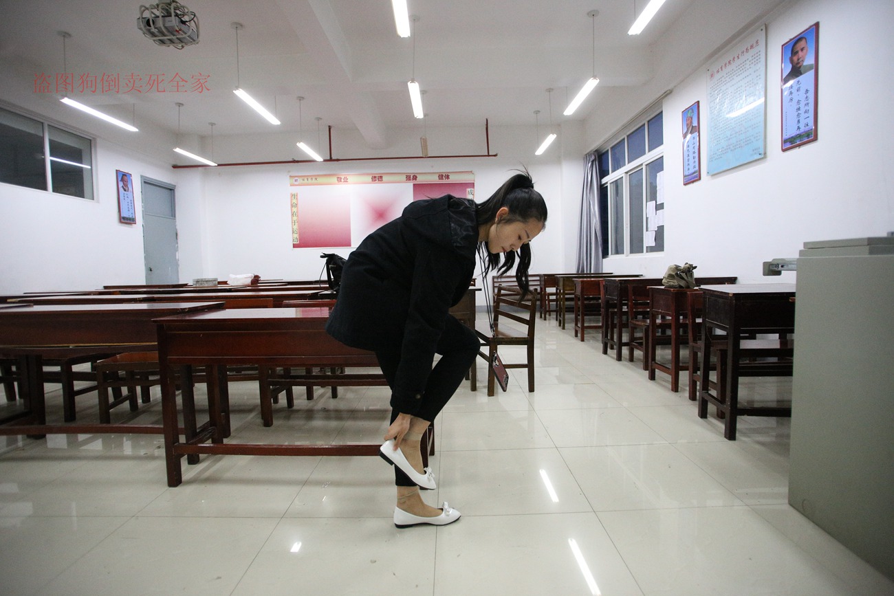 图片[129]-大西瓜爱牙膏-早期作品-Z4-3 短丝+裸足 (1) [187P] – 速更版-美库