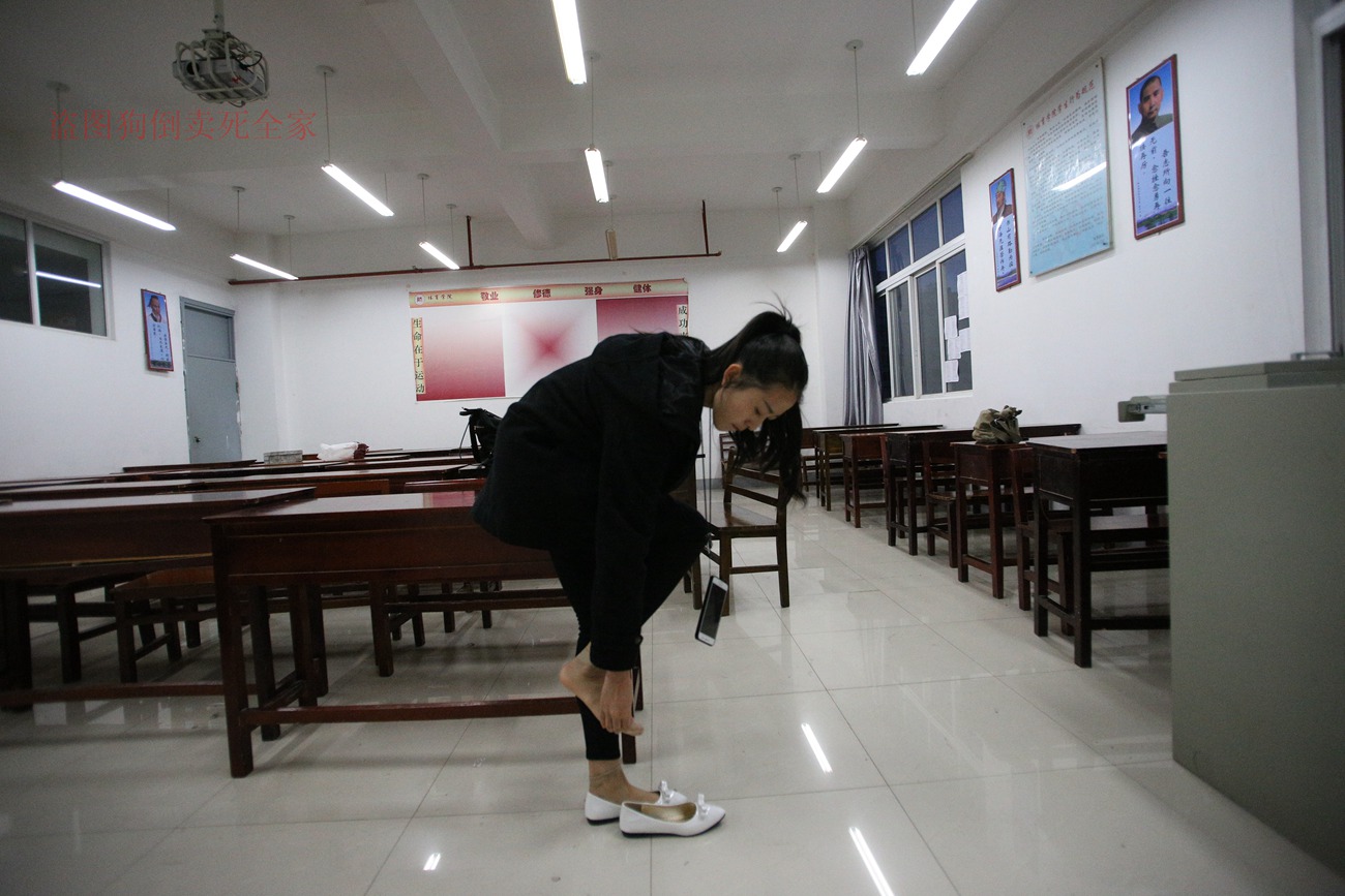 图片[131]-大西瓜爱牙膏-早期作品-Z4-3 短丝+裸足 (1) [187P] – 速更版-美库