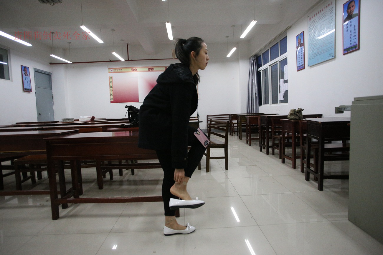 图片[133]-大西瓜爱牙膏-早期作品-Z4-3 短丝+裸足 (1) [187P] – 速更版-美库