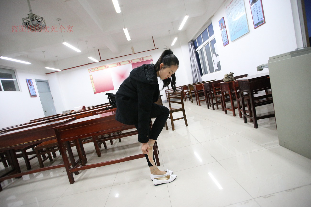 图片[139]-大西瓜爱牙膏-早期作品-Z4-3 短丝+裸足 (1) [187P] – 速更版-美库