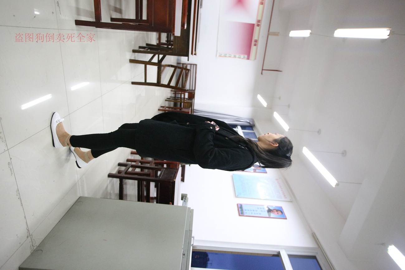 图片[150]-大西瓜爱牙膏-早期作品-Z4-3 短丝+裸足 (1) [187P] – 速更版-美库