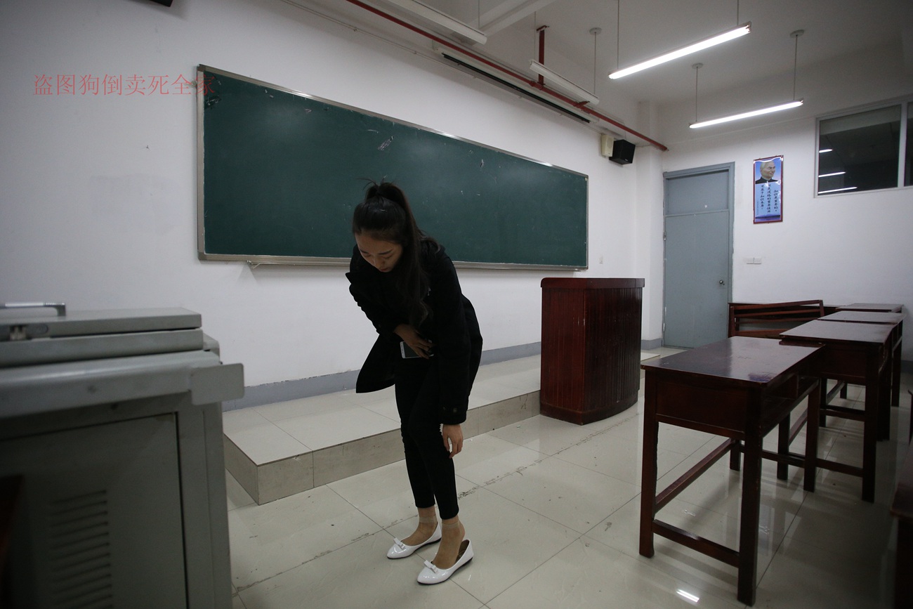 图片[169]-大西瓜爱牙膏-早期作品-Z4-3 短丝+裸足 (1) [187P] – 速更版-美库