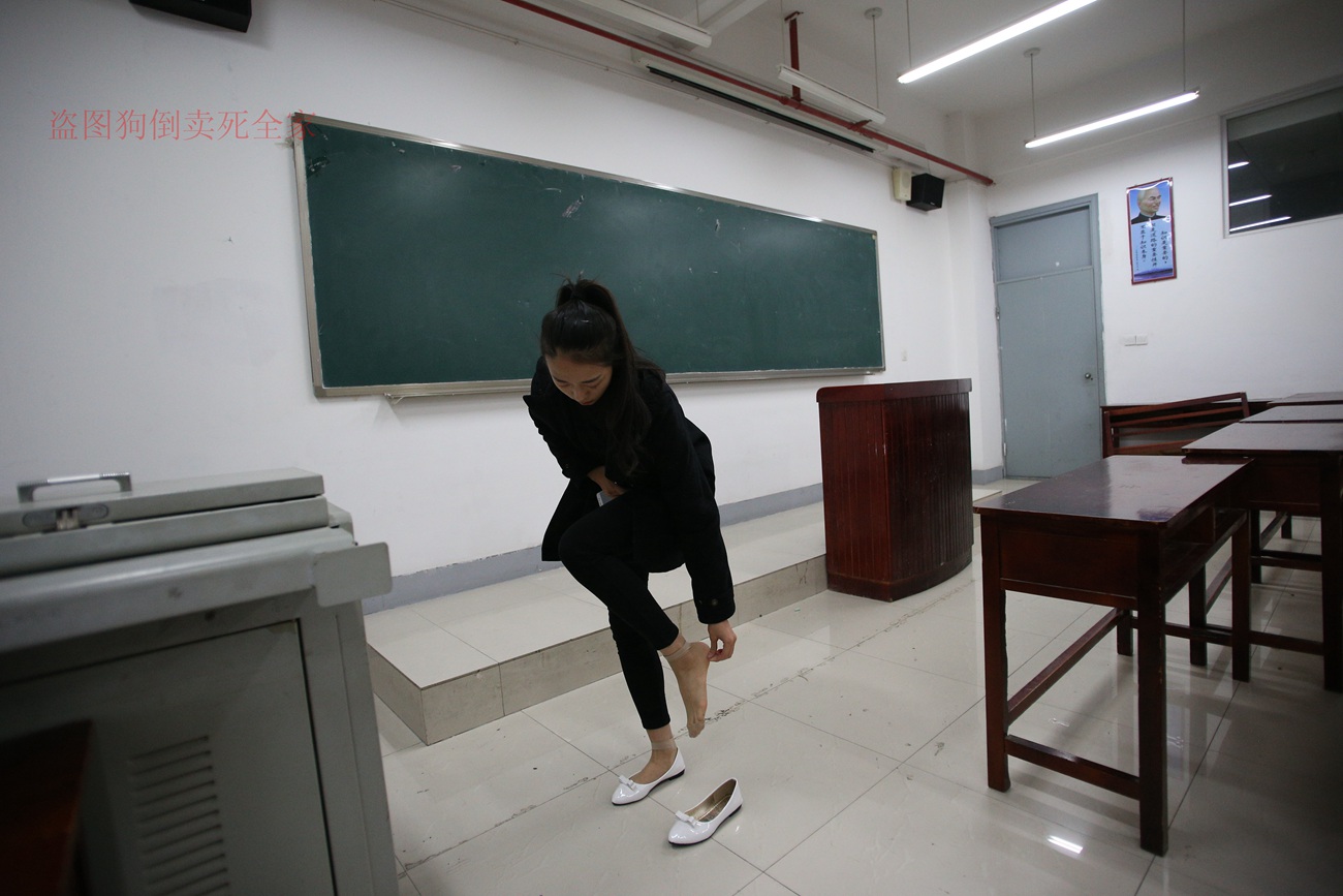 图片[172]-大西瓜爱牙膏-早期作品-Z4-3 短丝+裸足 (1) [187P] – 速更版-美库