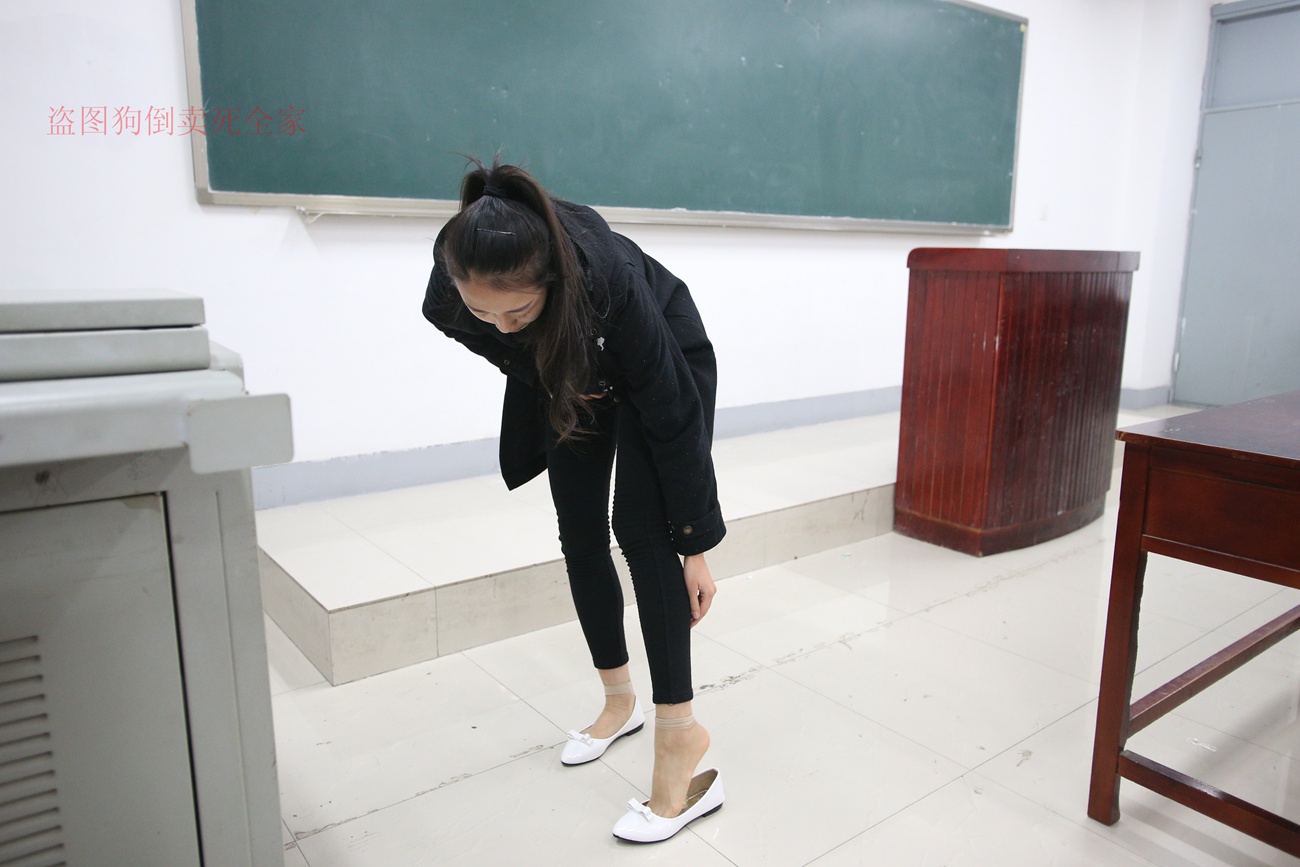 图片[175]-大西瓜爱牙膏-早期作品-Z4-3 短丝+裸足 (1) [187P] – 速更版-美库