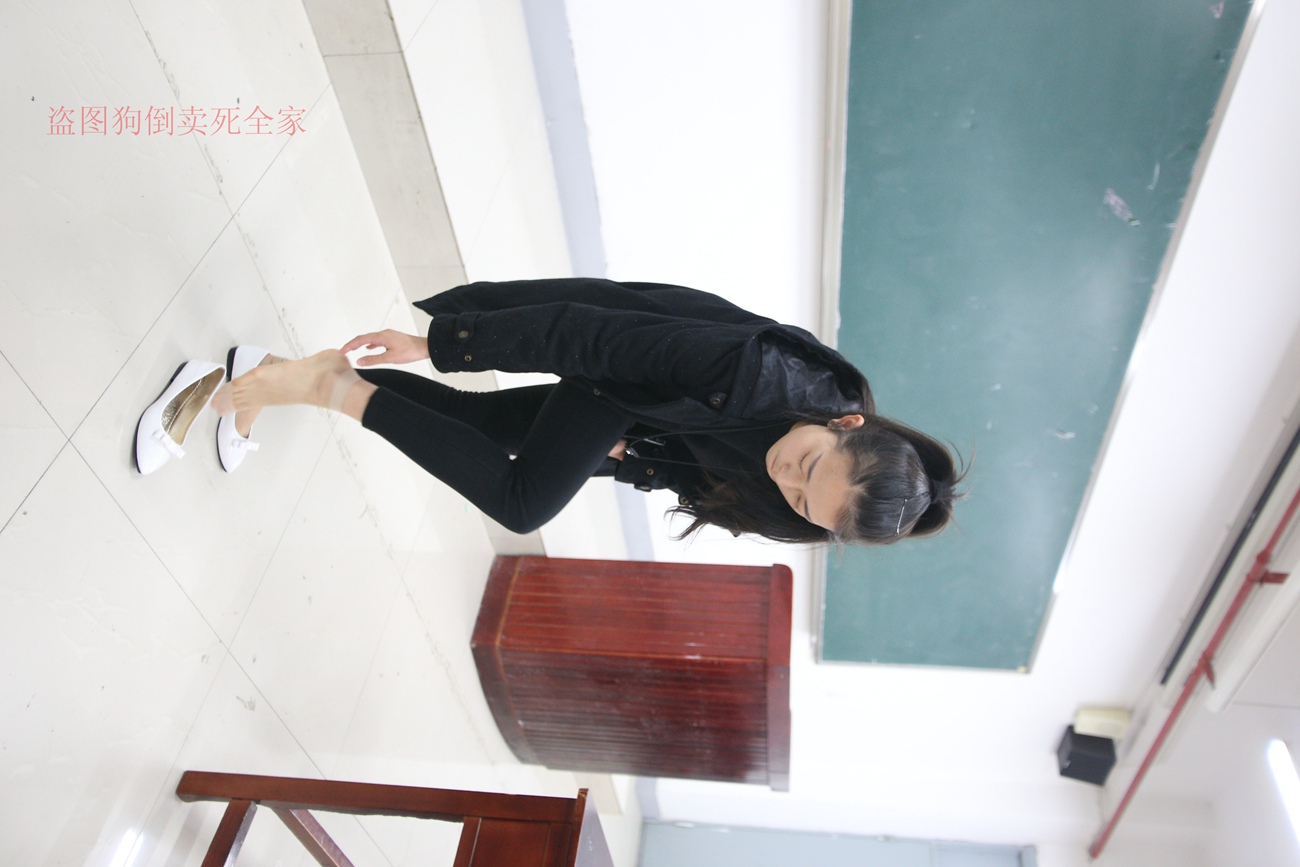 图片[180]-大西瓜爱牙膏-早期作品-Z4-3 短丝+裸足 (1) [187P] – 速更版-美库