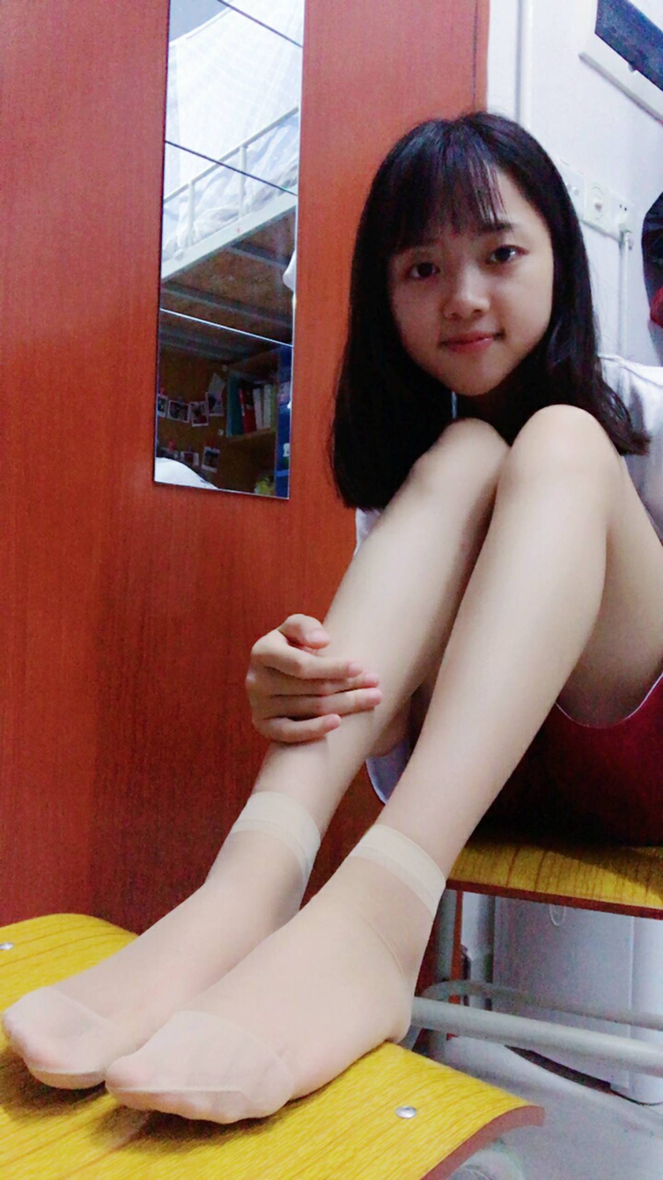 图片[10]-学妹校园寝室短丝系列011期 红萍[71P] – 速更版-美库