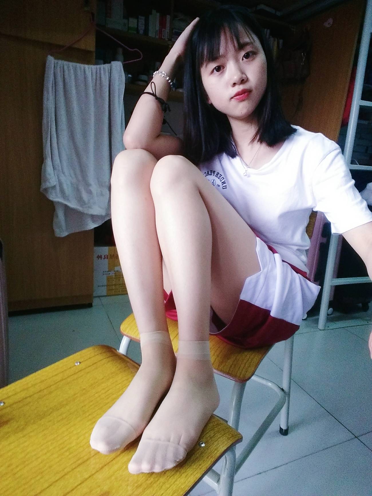 图片[14]-学妹校园寝室短丝系列011期 红萍[71P] – 速更版-美库