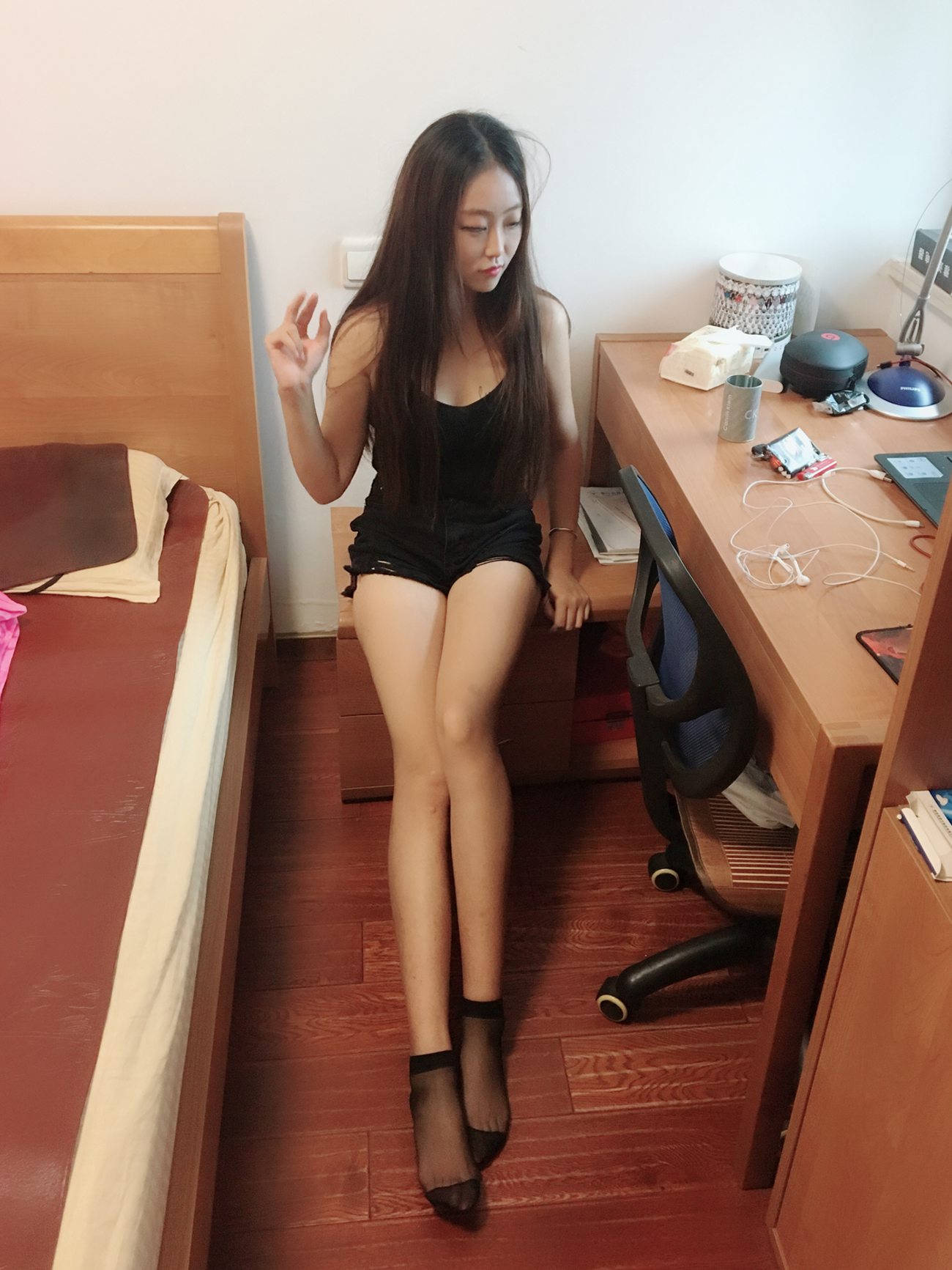 图片[56]-学妹校园寝室短丝系列010期 曾雨柔[96P] – 速更版-美库