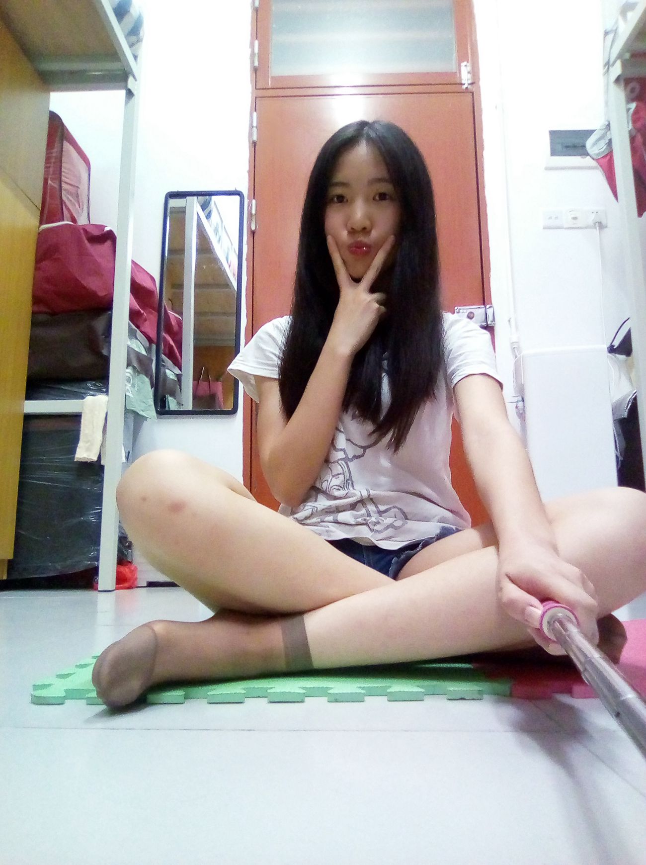 图片[32]-学妹校园寝室短丝系列012期 黄颖[40P] – 速更版-美库