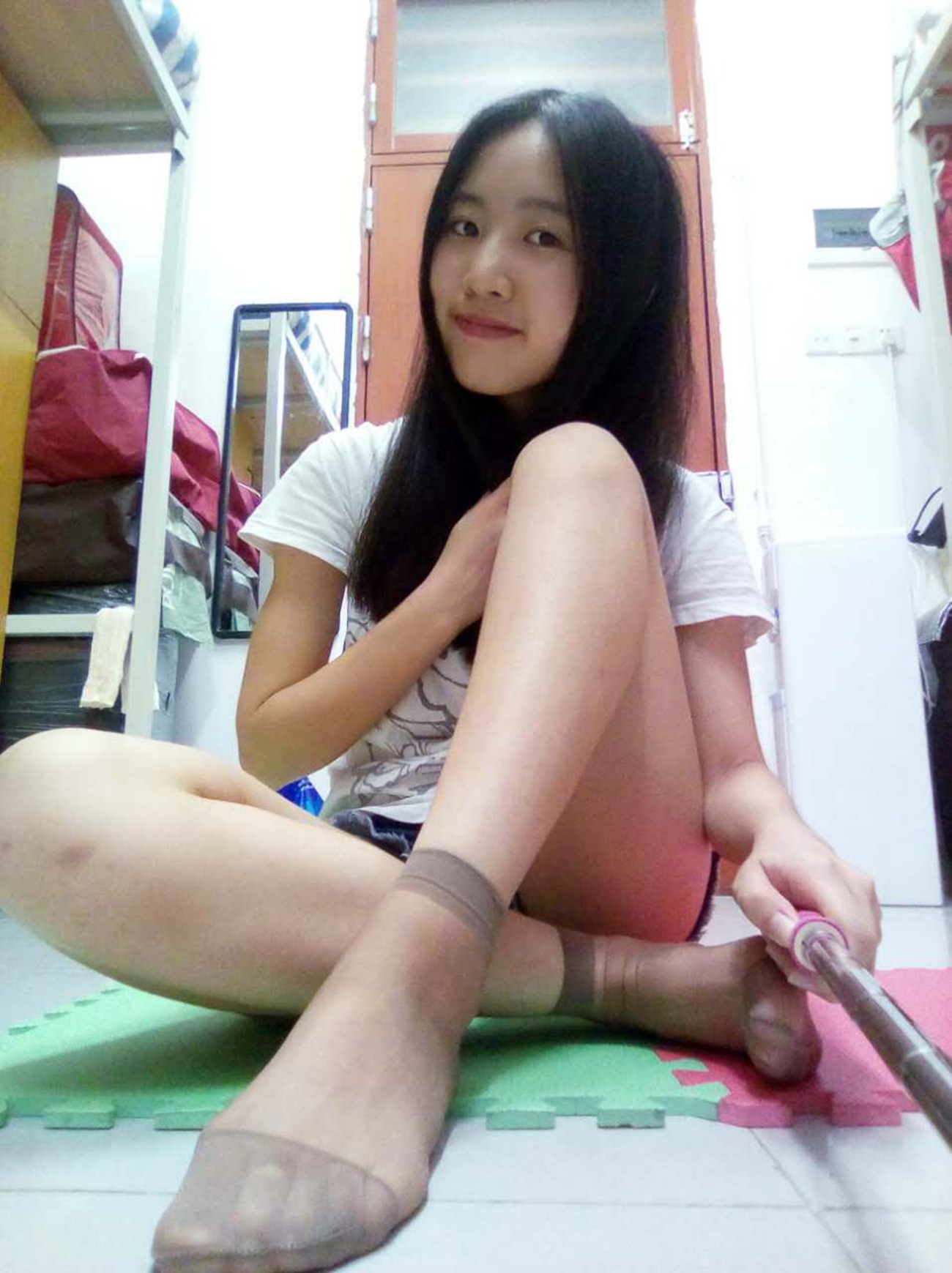 图片[37]-学妹校园寝室短丝系列012期 黄颖[40P] – 速更版-美库