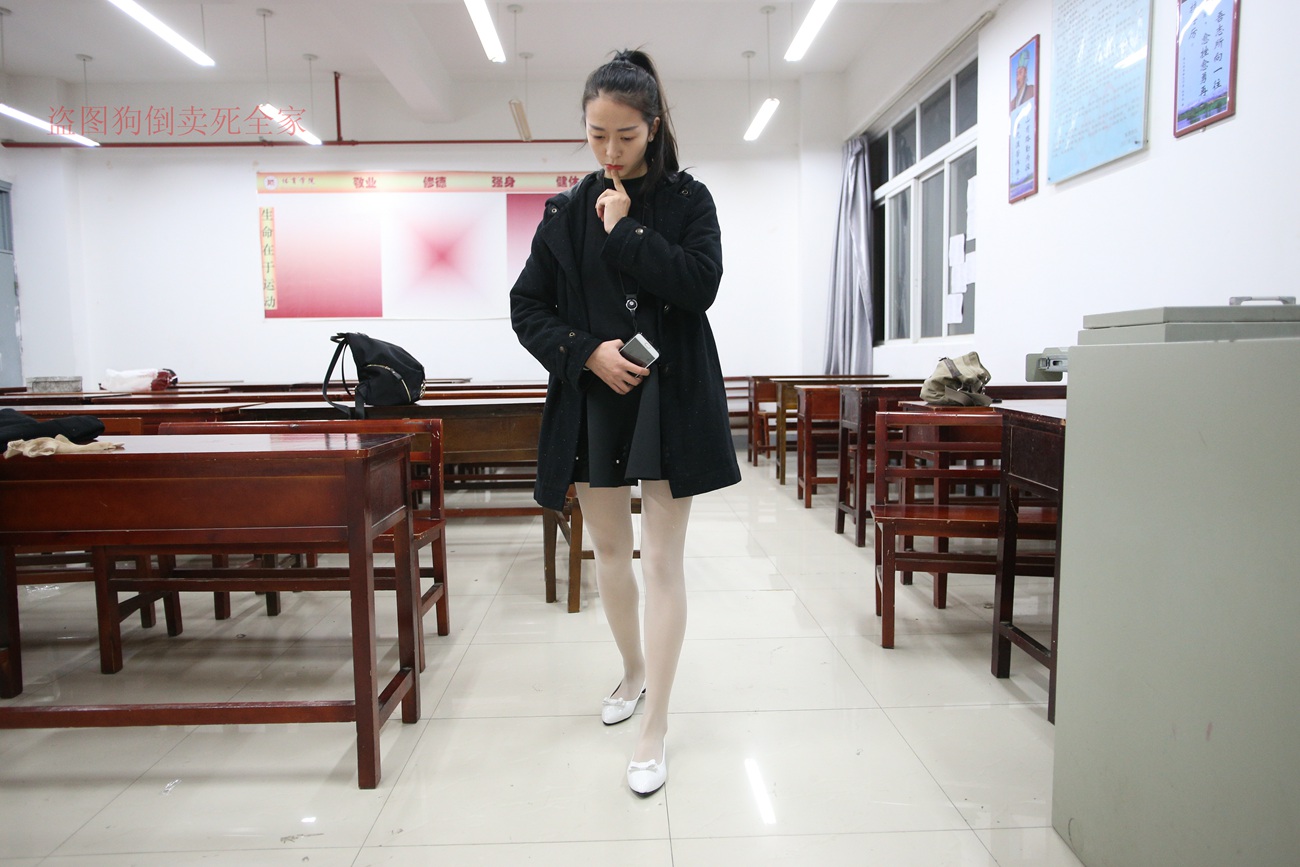 图片[11]-大西瓜爱牙膏-早期作品-Z4-4 教室电梯白袜 [336P] – 速更版-美库