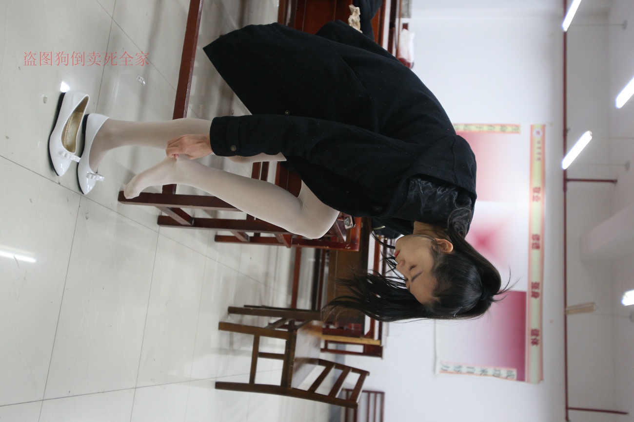 图片[19]-大西瓜爱牙膏-早期作品-Z4-4 教室电梯白袜 [336P] – 速更版-美库