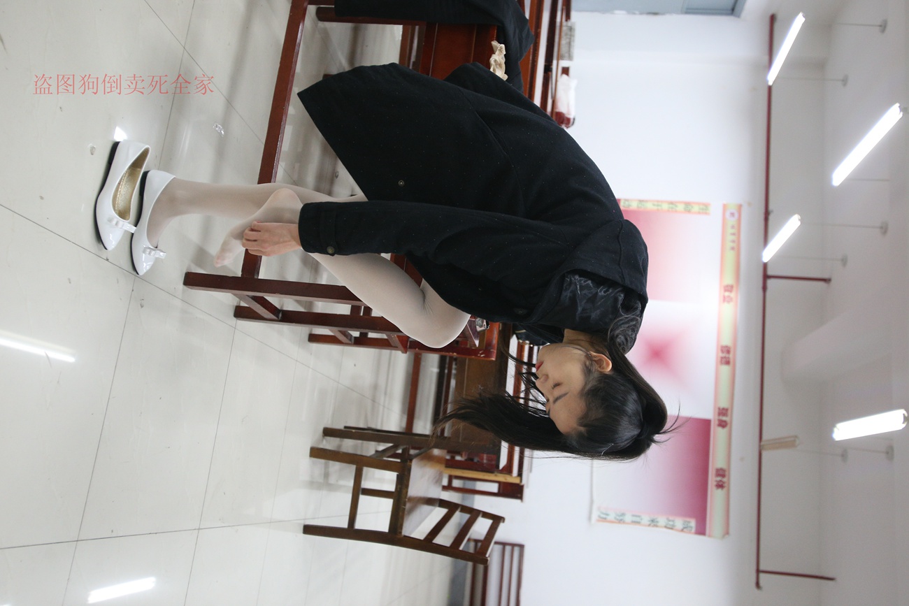 图片[20]-大西瓜爱牙膏-早期作品-Z4-4 教室电梯白袜 [336P] – 速更版-美库