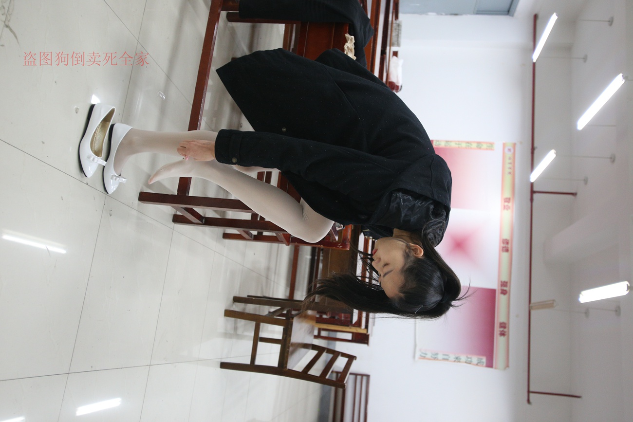 图片[21]-大西瓜爱牙膏-早期作品-Z4-4 教室电梯白袜 [336P] – 速更版-美库