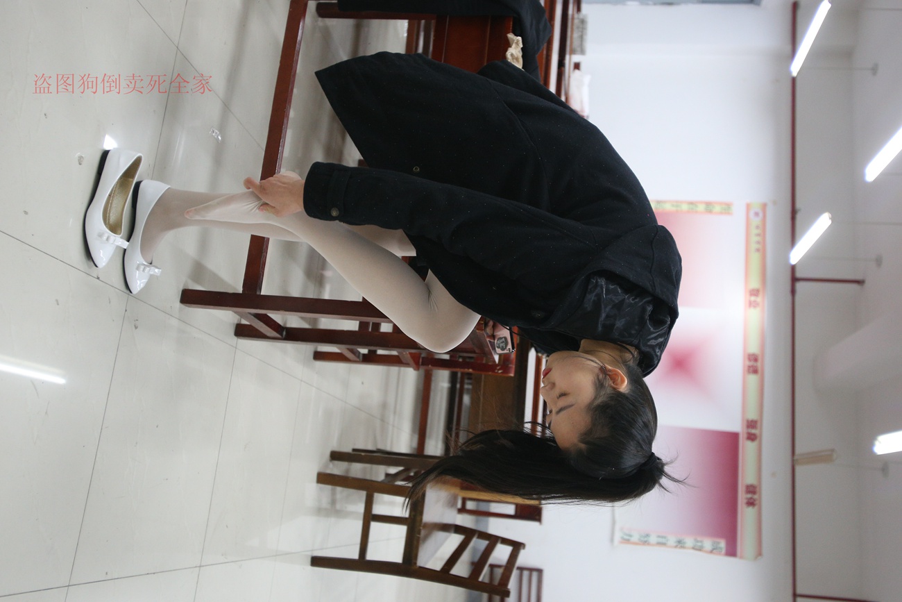 图片[24]-大西瓜爱牙膏-早期作品-Z4-4 教室电梯白袜 [336P] – 速更版-美库