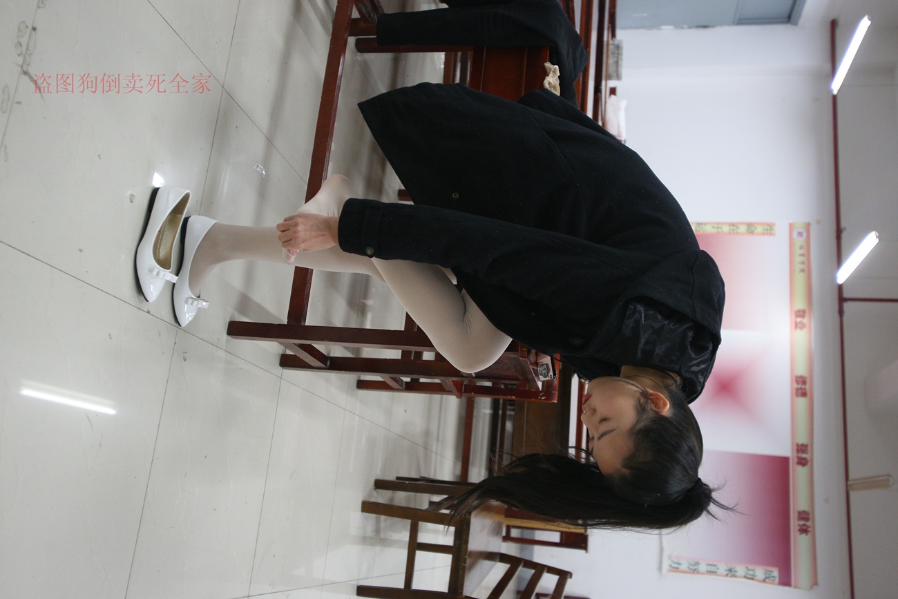 图片[26]-大西瓜爱牙膏-早期作品-Z4-4 教室电梯白袜 [336P] – 速更版-美库