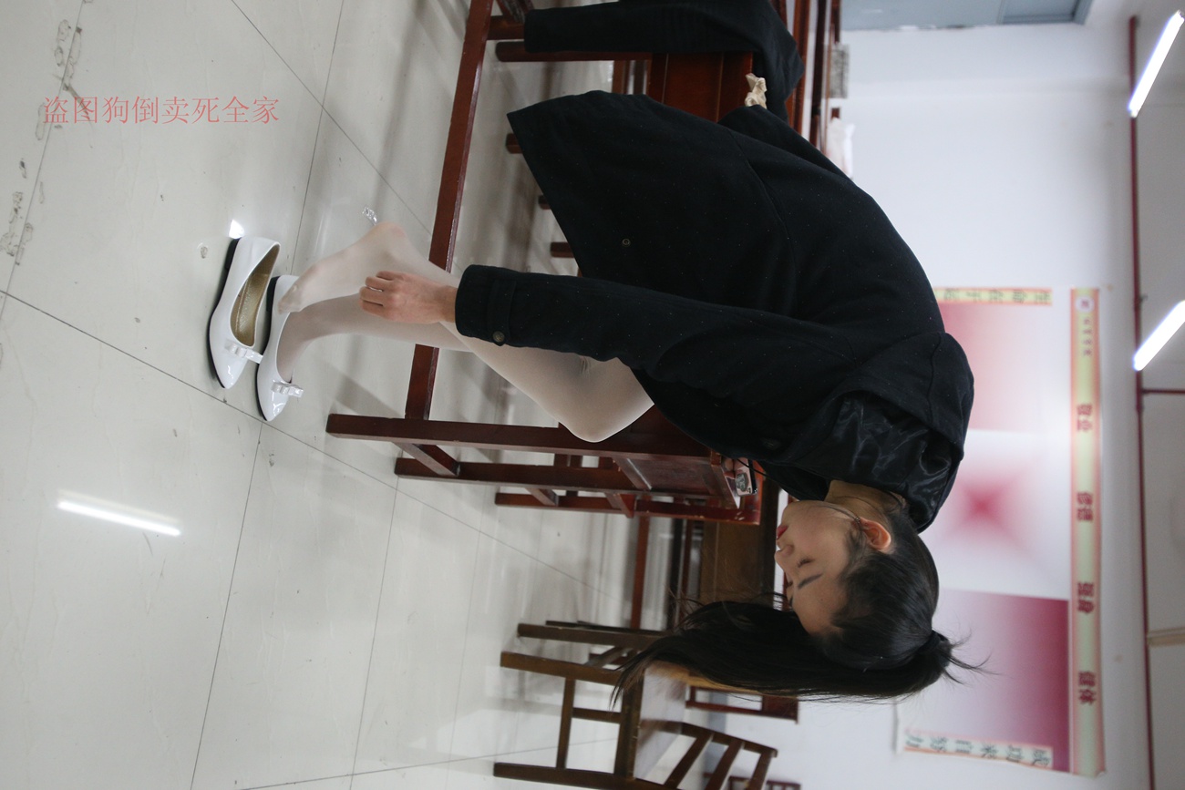 图片[27]-大西瓜爱牙膏-早期作品-Z4-4 教室电梯白袜 [336P] – 速更版-美库