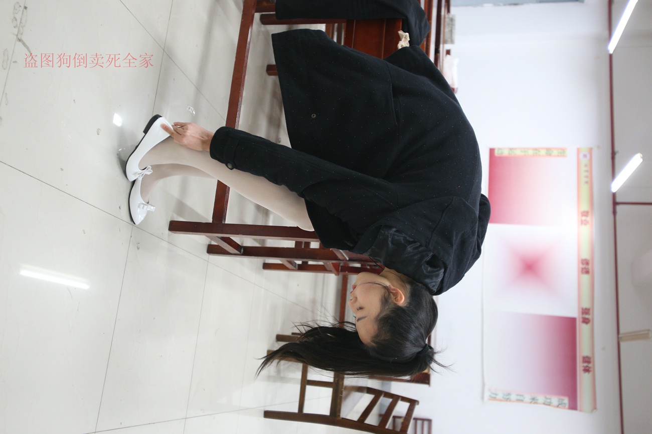 图片[28]-大西瓜爱牙膏-早期作品-Z4-4 教室电梯白袜 [336P] – 速更版-美库