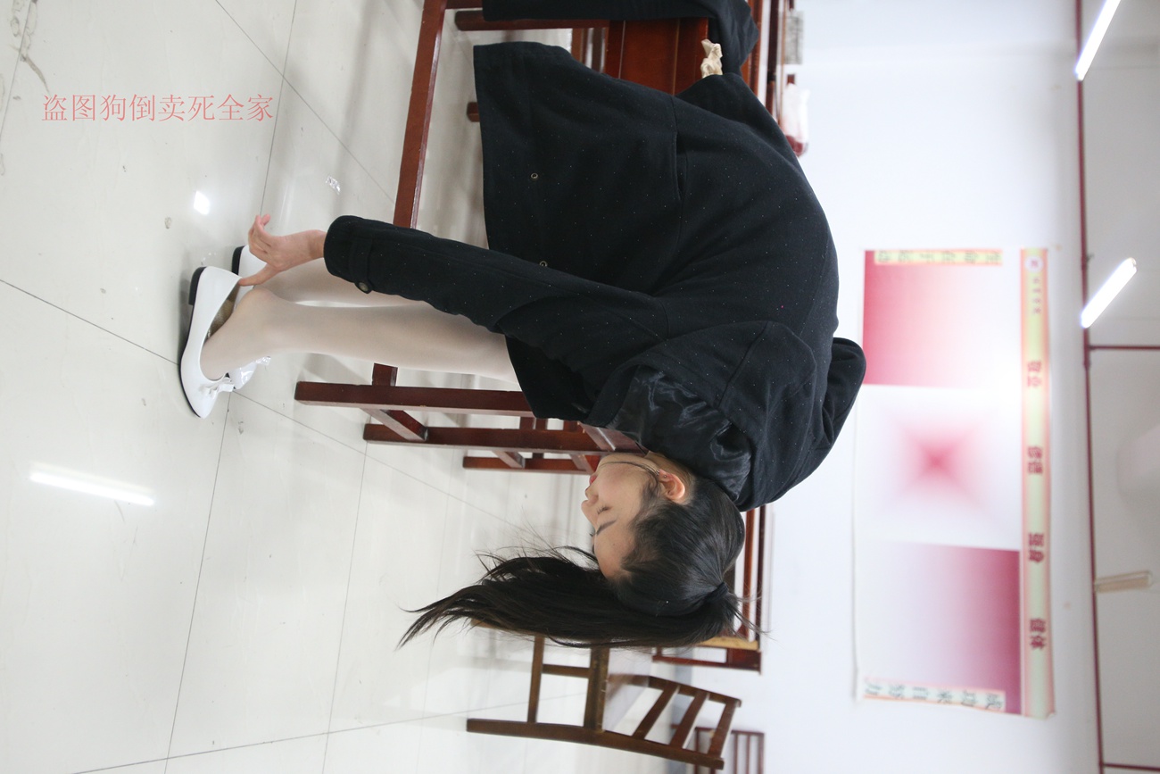 图片[29]-大西瓜爱牙膏-早期作品-Z4-4 教室电梯白袜 [336P] – 速更版-美库