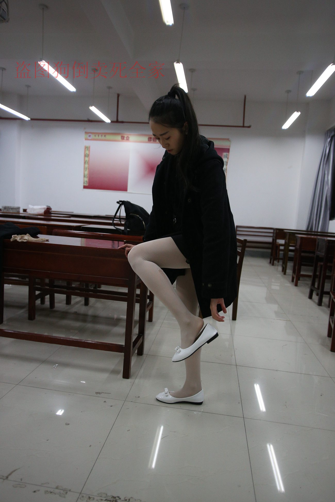 图片[34]-大西瓜爱牙膏-早期作品-Z4-4 教室电梯白袜 [336P] – 速更版-美库