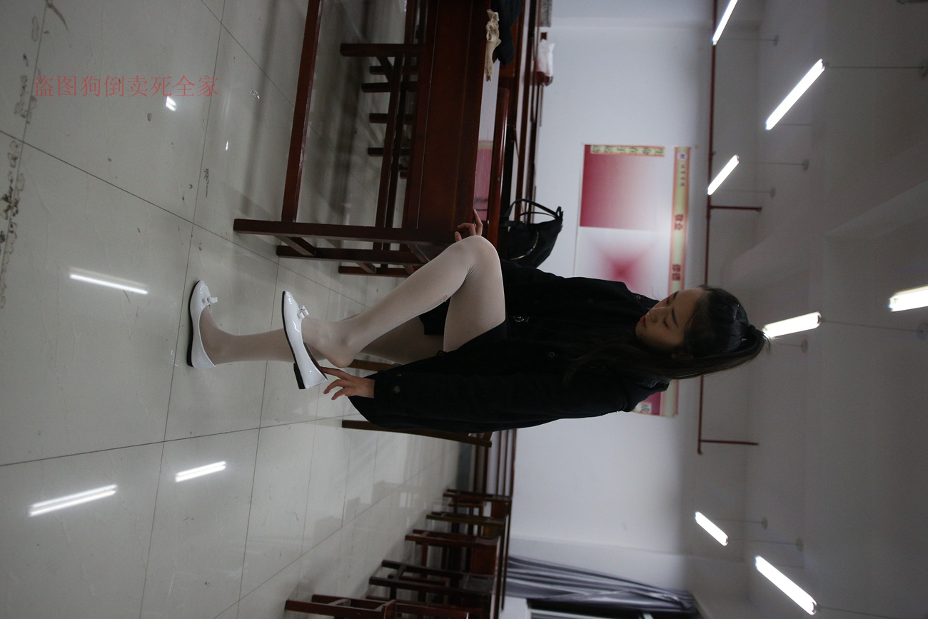 图片[35]-大西瓜爱牙膏-早期作品-Z4-4 教室电梯白袜 [336P] – 速更版-美库