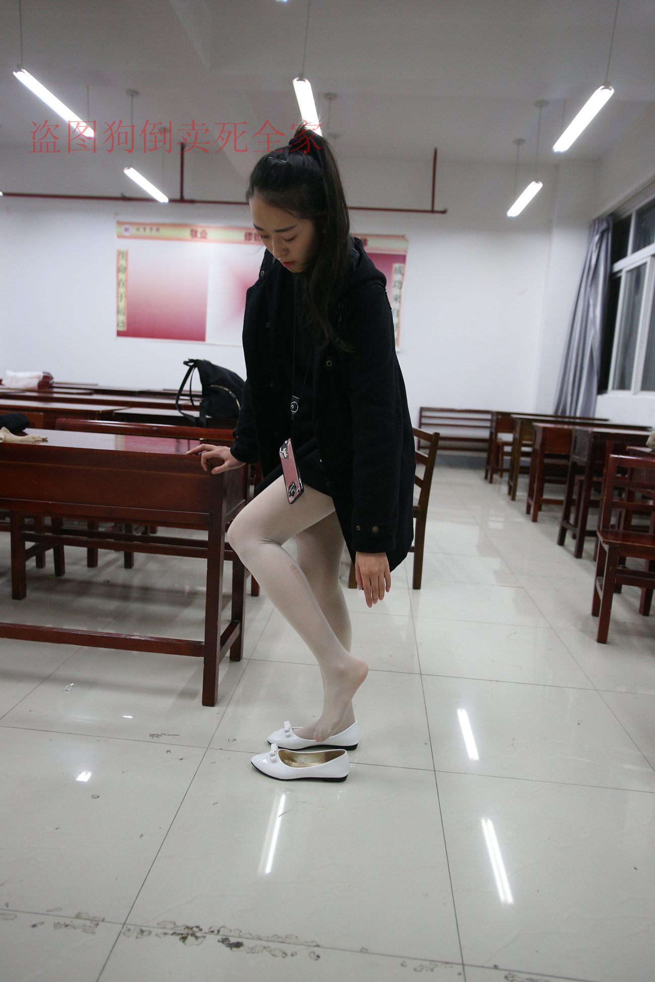图片[37]-大西瓜爱牙膏-早期作品-Z4-4 教室电梯白袜 [336P] – 速更版-美库