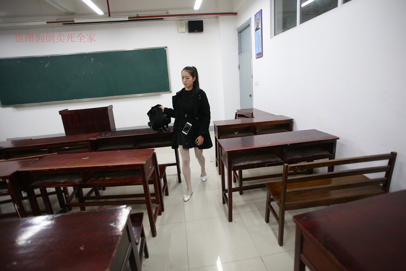 图片[52]-大西瓜爱牙膏-早期作品-Z4-4 教室电梯白袜 [336P] – 速更版-美库