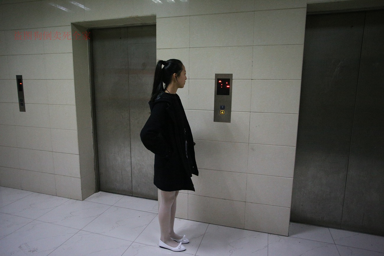 图片[60]-大西瓜爱牙膏-早期作品-Z4-4 教室电梯白袜 [336P] – 速更版-美库