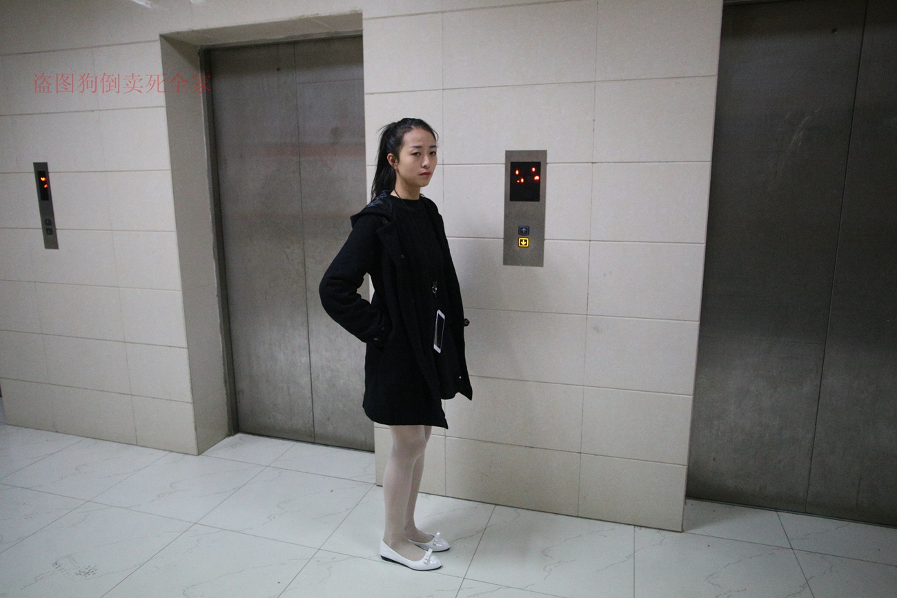 图片[61]-大西瓜爱牙膏-早期作品-Z4-4 教室电梯白袜 [336P] – 速更版-美库