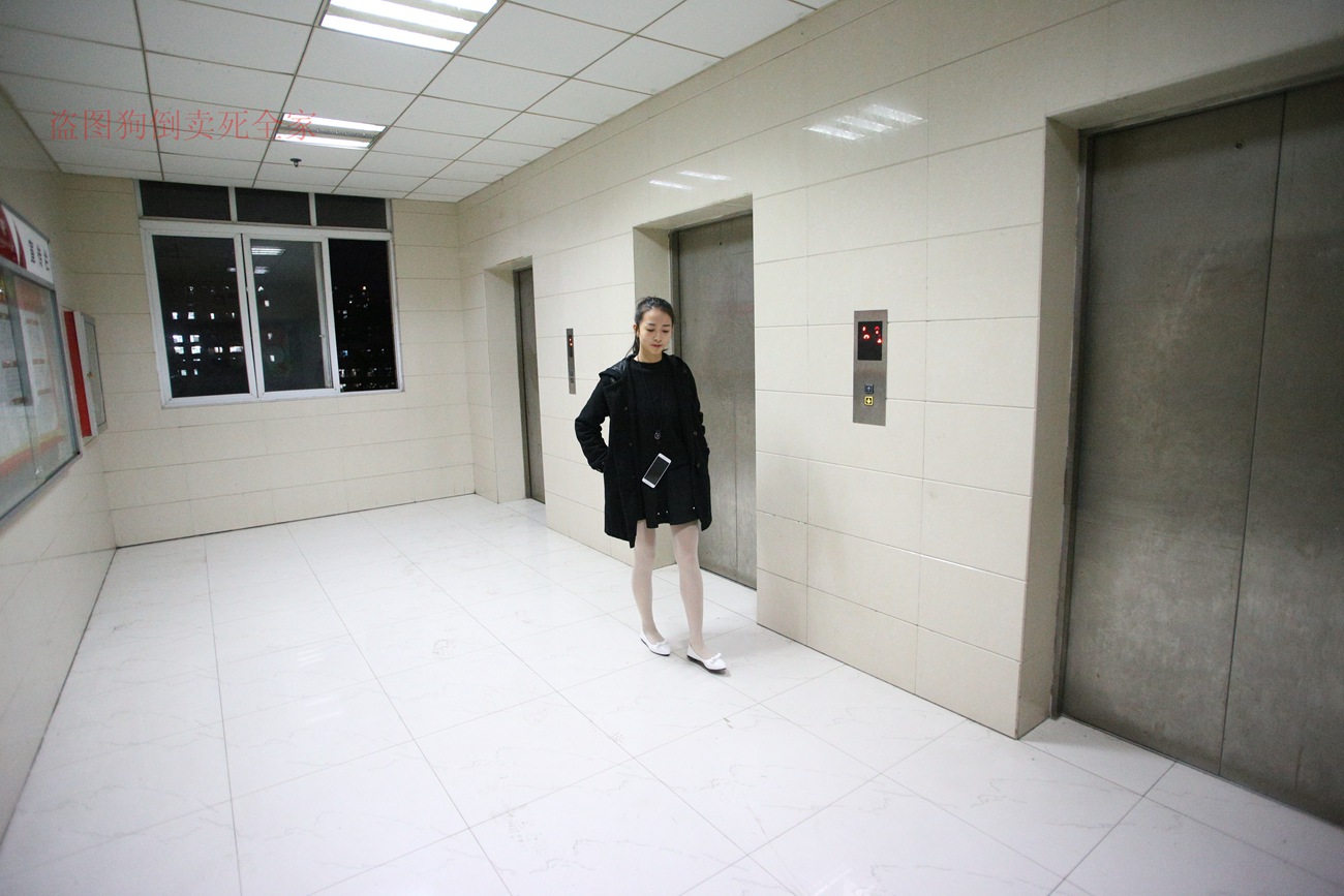 图片[65]-大西瓜爱牙膏-早期作品-Z4-4 教室电梯白袜 [336P] – 速更版-美库