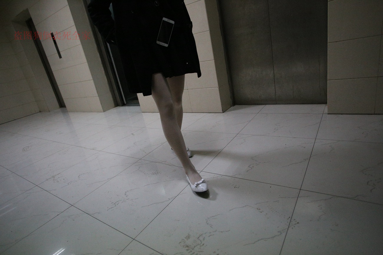 图片[68]-大西瓜爱牙膏-早期作品-Z4-4 教室电梯白袜 [336P] – 速更版-美库