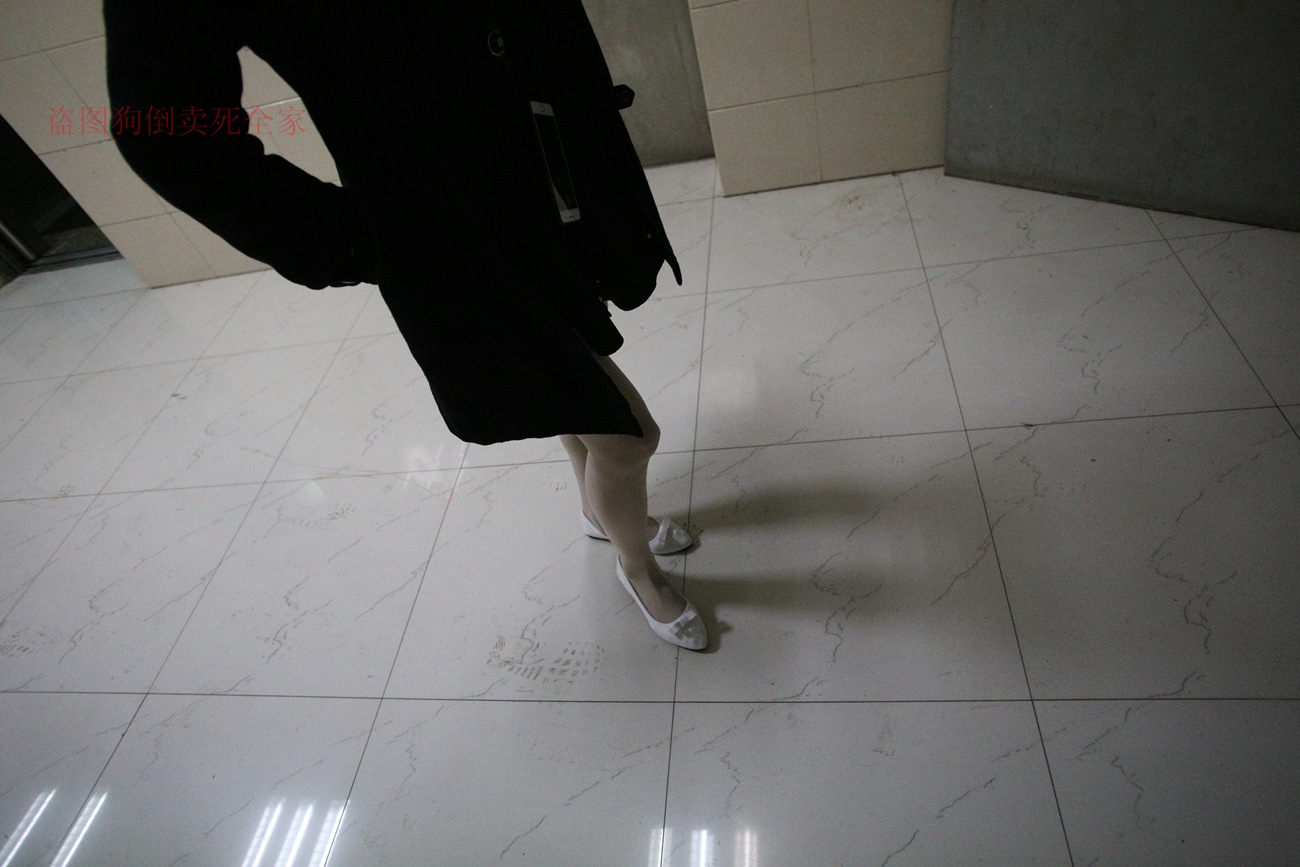 图片[70]-大西瓜爱牙膏-早期作品-Z4-4 教室电梯白袜 [336P] – 速更版-美库