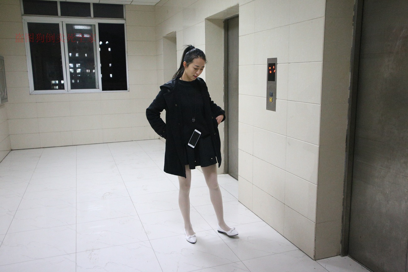 图片[73]-大西瓜爱牙膏-早期作品-Z4-4 教室电梯白袜 [336P] – 速更版-美库