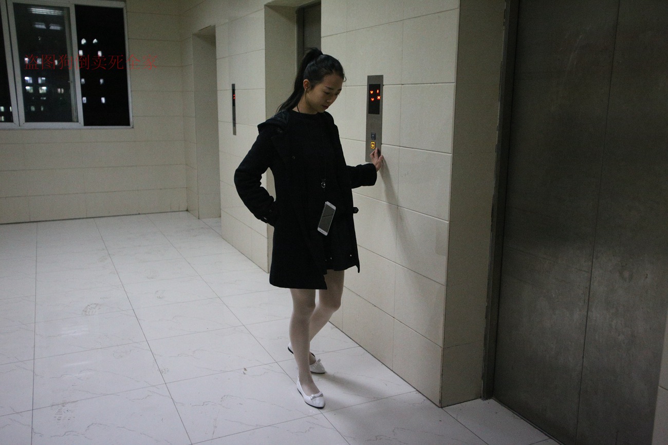 图片[74]-大西瓜爱牙膏-早期作品-Z4-4 教室电梯白袜 [336P] – 速更版-美库