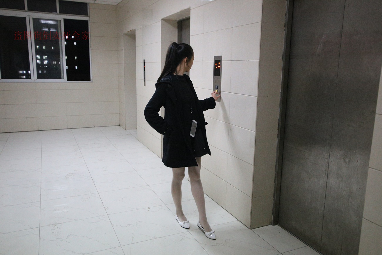 图片[75]-大西瓜爱牙膏-早期作品-Z4-4 教室电梯白袜 [336P] – 速更版-美库