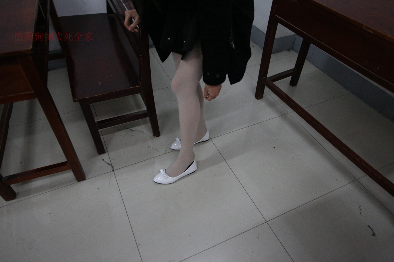 图片[80]-大西瓜爱牙膏-早期作品-Z4-4 教室电梯白袜 [336P] – 速更版-美库