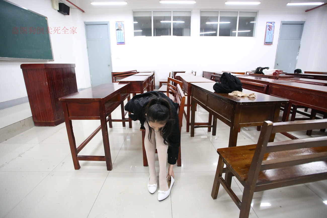 图片[109]-大西瓜爱牙膏-早期作品-Z4-4 教室电梯白袜 [336P] – 速更版-美库