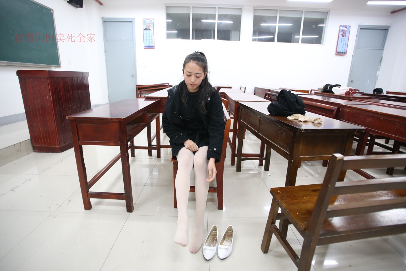 图片[114]-大西瓜爱牙膏-早期作品-Z4-4 教室电梯白袜 [336P] – 速更版-美库