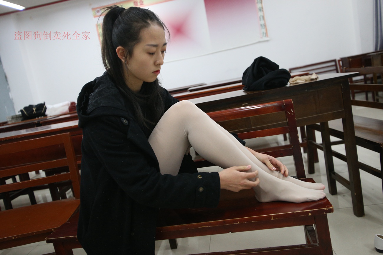 图片[125]-大西瓜爱牙膏-早期作品-Z4-4 教室电梯白袜 [336P] – 速更版-美库