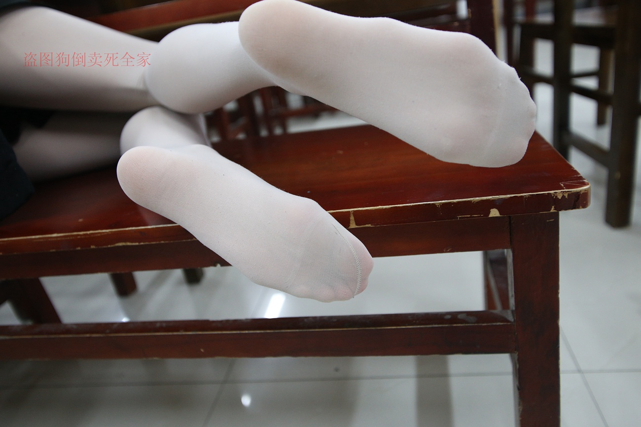 图片[137]-大西瓜爱牙膏-早期作品-Z4-4 教室电梯白袜 [336P] – 速更版-美库