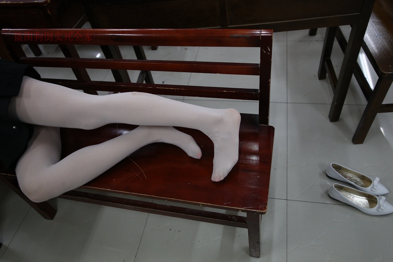 图片[175]-大西瓜爱牙膏-早期作品-Z4-4 教室电梯白袜 [336P] – 速更版-美库