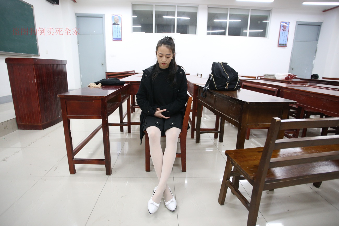 图片[190]-大西瓜爱牙膏-早期作品-Z4-4 教室电梯白袜 [336P] – 速更版-美库