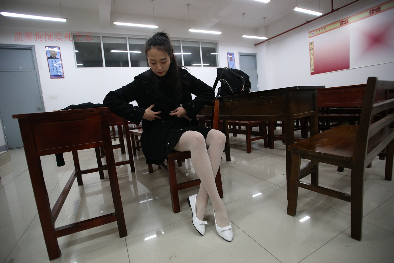 图片[198]-大西瓜爱牙膏-早期作品-Z4-4 教室电梯白袜 [336P] – 速更版-美库