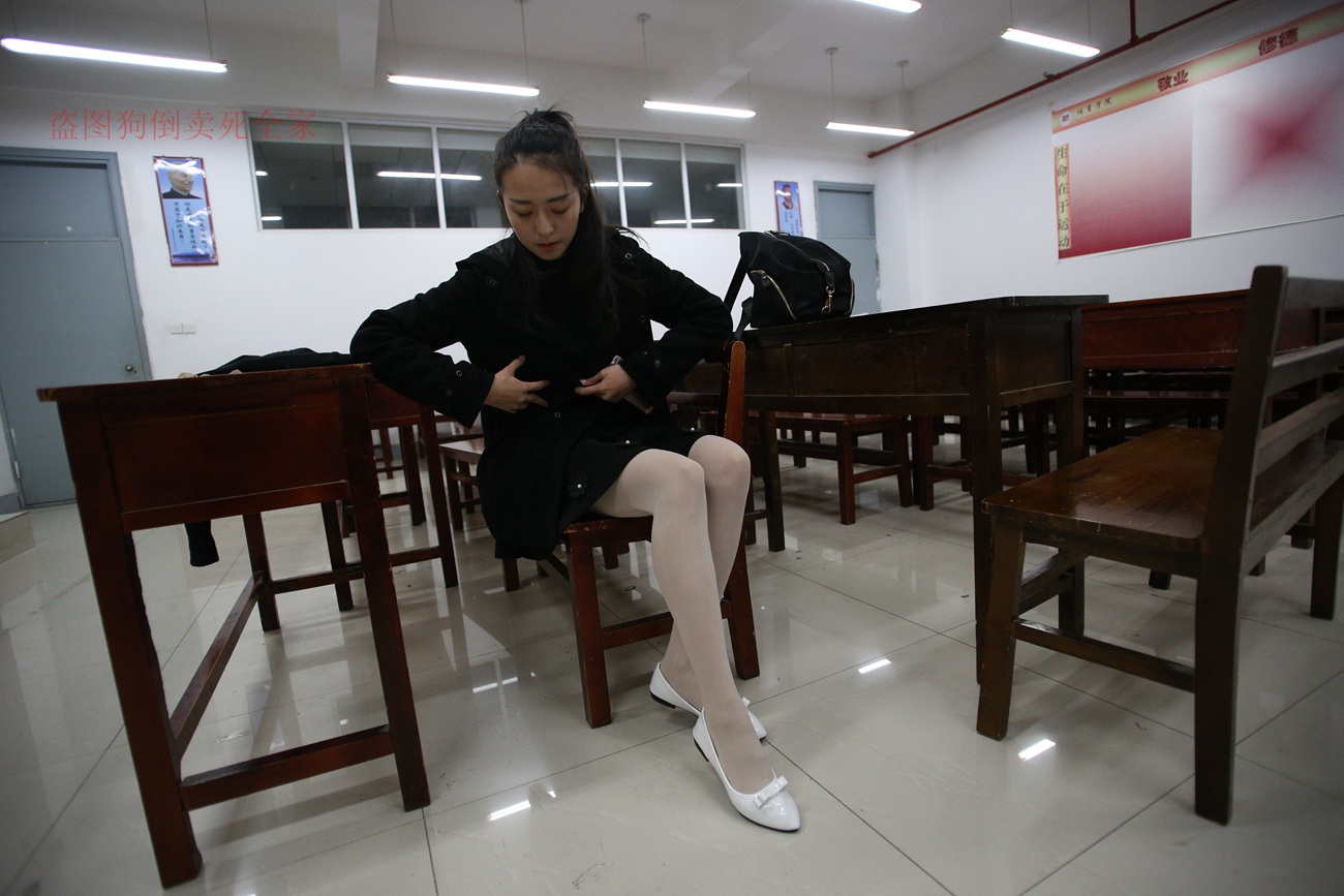 图片[199]-大西瓜爱牙膏-早期作品-Z4-4 教室电梯白袜 [336P] – 速更版-美库