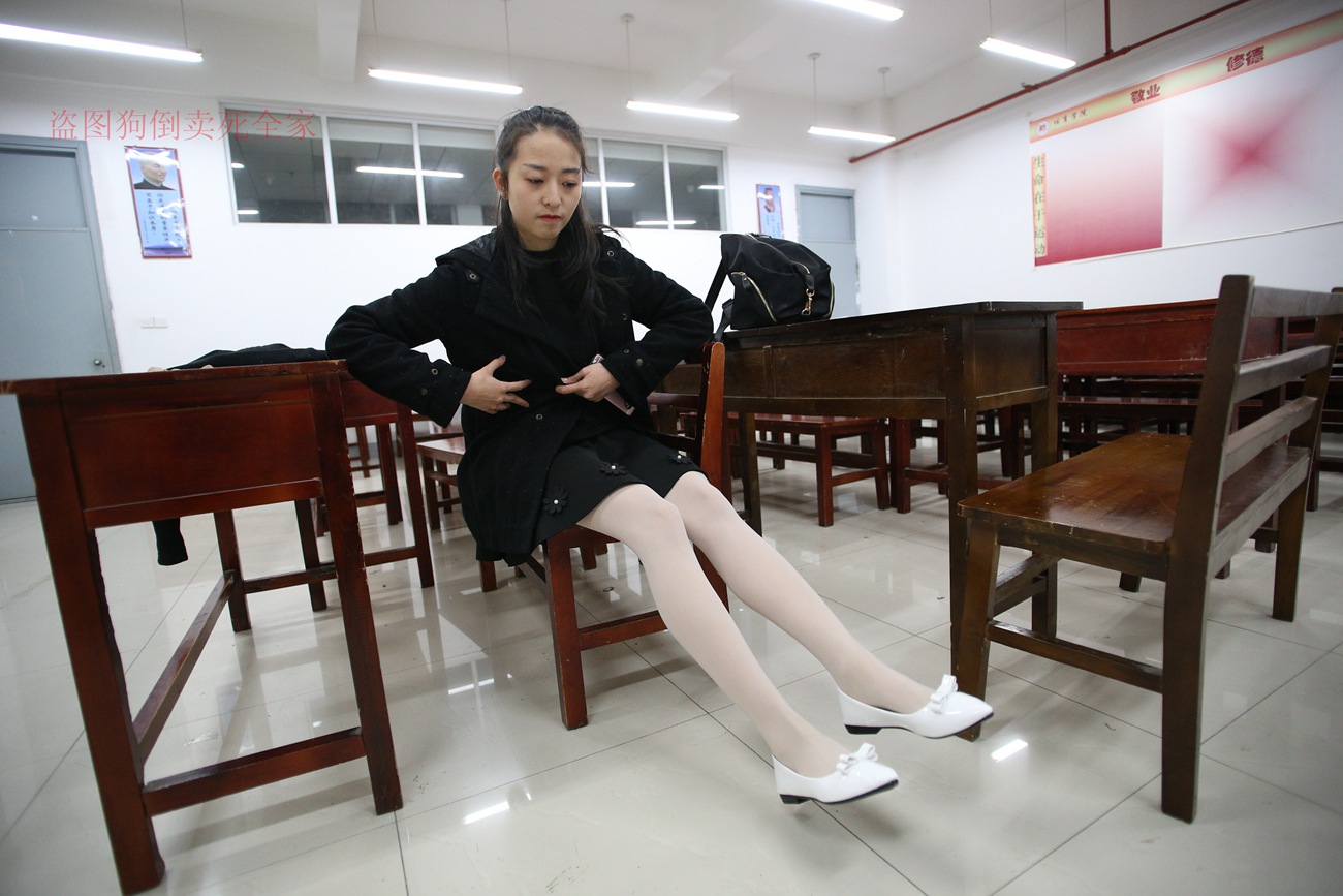 图片[200]-大西瓜爱牙膏-早期作品-Z4-4 教室电梯白袜 [336P] – 速更版-美库