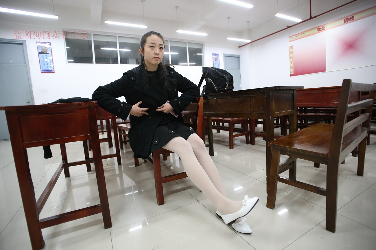 图片[201]-大西瓜爱牙膏-早期作品-Z4-4 教室电梯白袜 [336P] – 速更版-美库