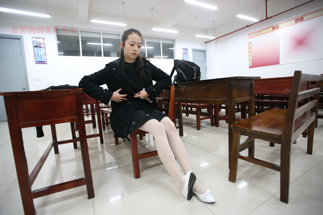 图片[202]-大西瓜爱牙膏-早期作品-Z4-4 教室电梯白袜 [336P] – 速更版-美库